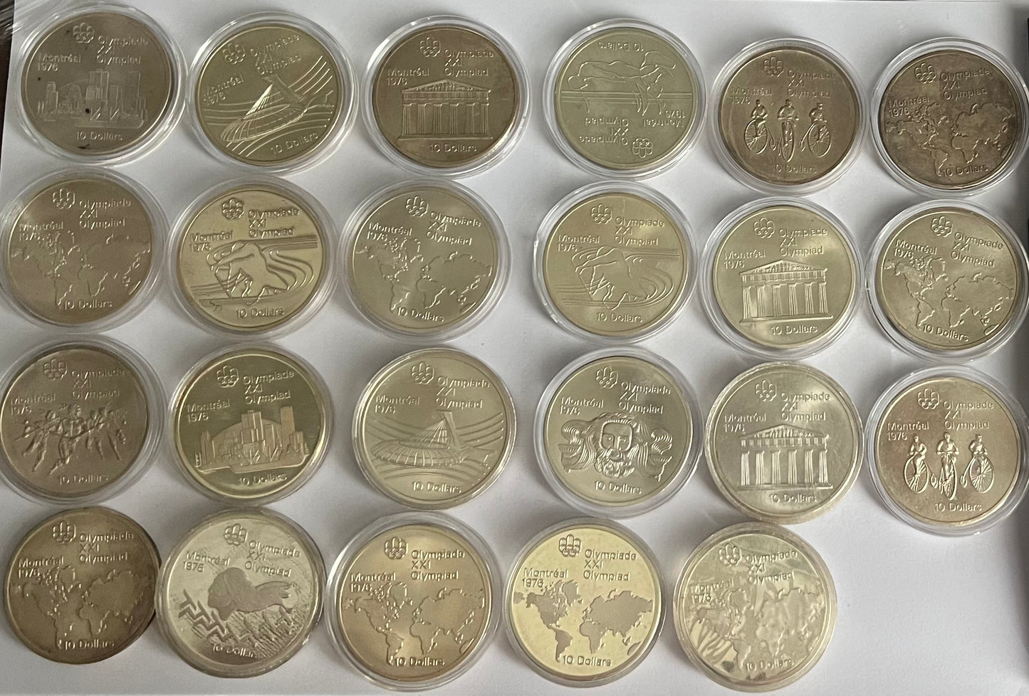 Assorted Canada 10 Dollars Silver Coin in Capsule