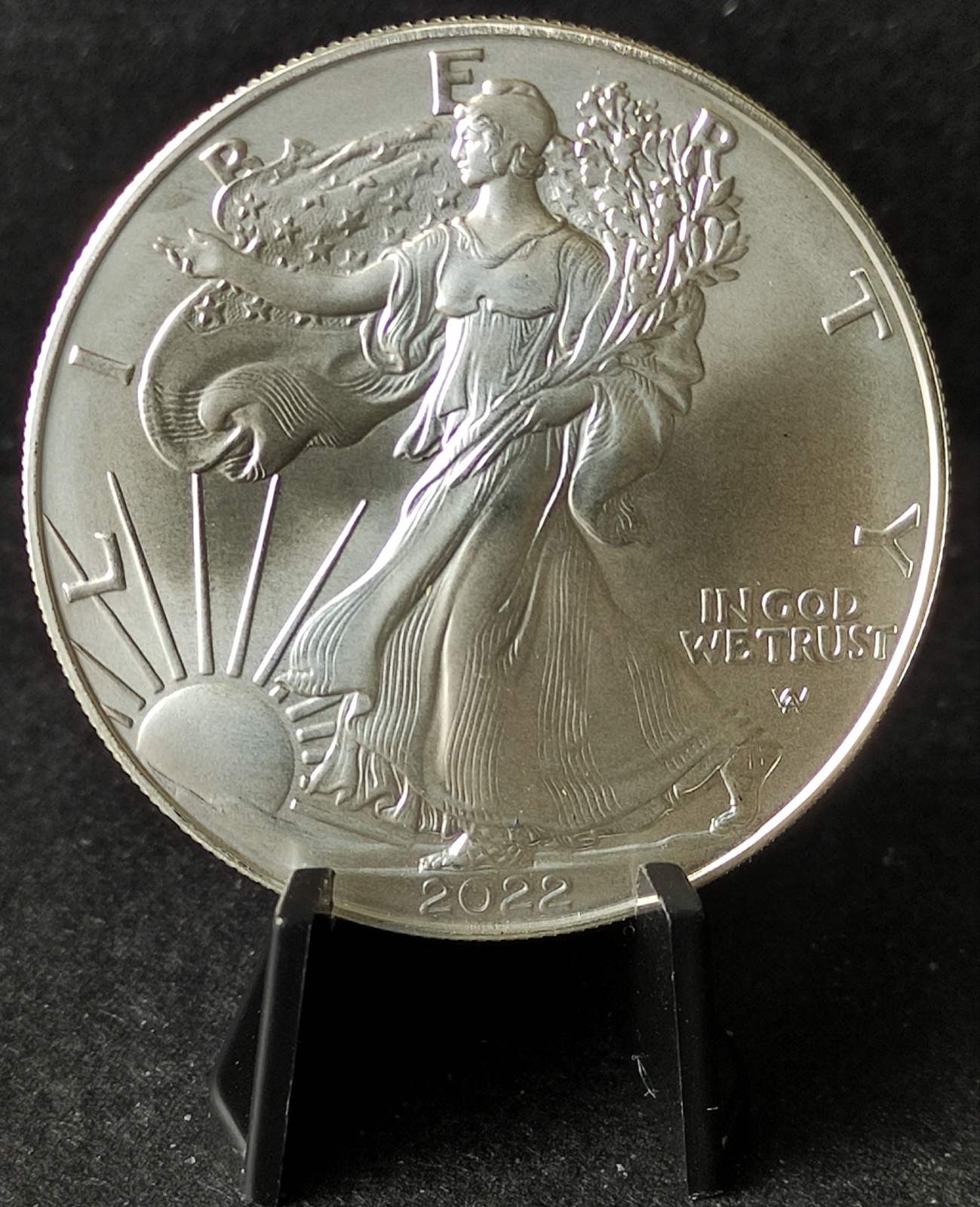 2022 American Silver Eagle 1 oz Silver Coin BU in Capsule